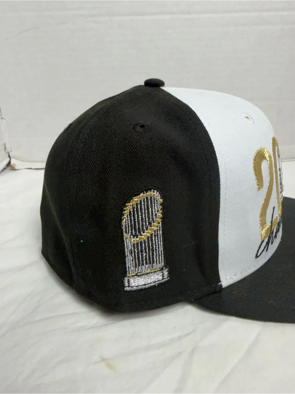 New Era Los Angeles Dodgers 2024 Champions White Black Gold Snapback Hat